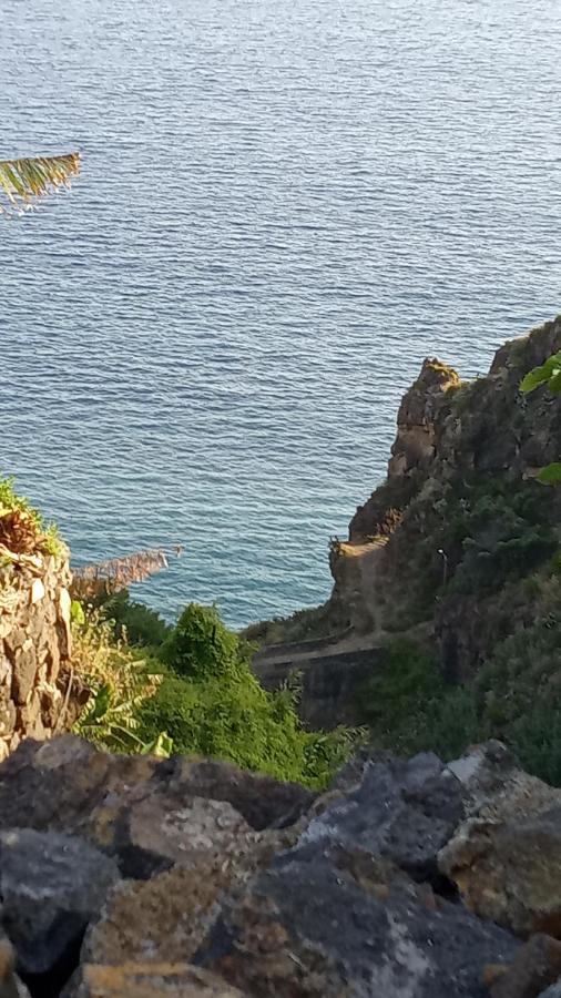 Vаrаndаs Dо Sоl-Vista Relaxante Entre Mar E Montanha Daire Ponta do Sol  Dış mekan fotoğraf